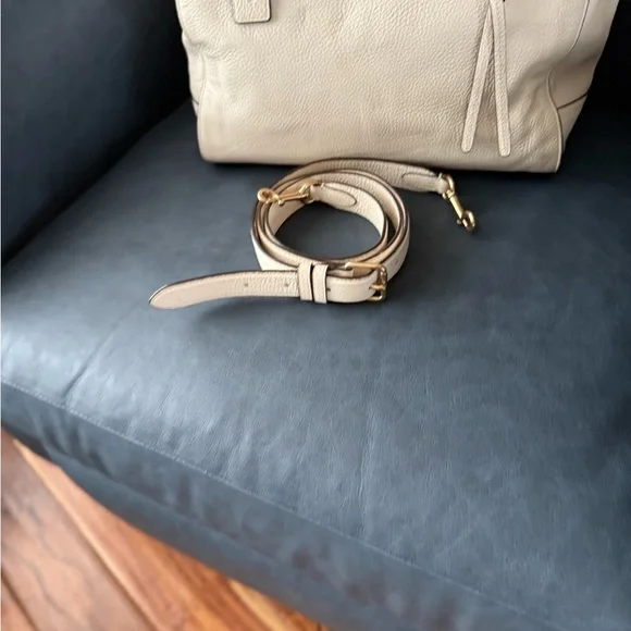 Coach Pebble Leather Satchel in Cream with Gold Hardware - Picture 3 of 10